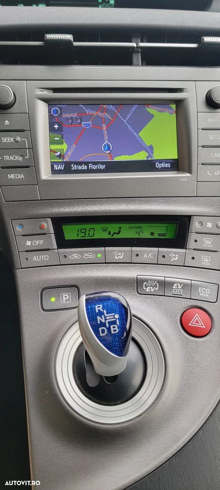 Toyota Prius Plug-in (Hybrid) Comfort - 12