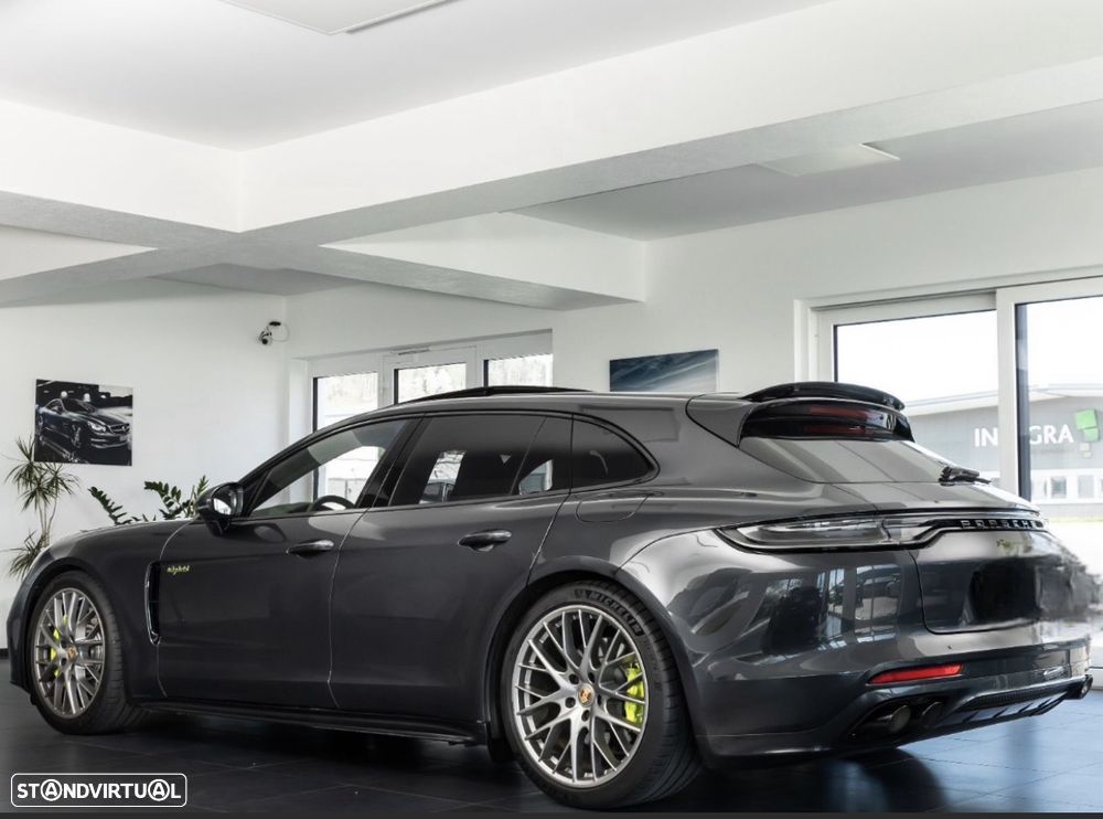 Porsche Panamera Sport Turismo 4S E-Hybrid - 1