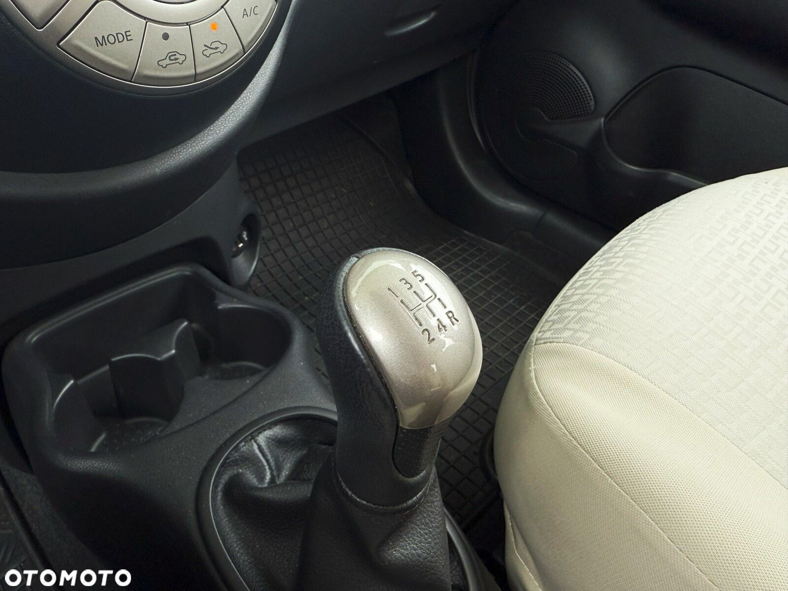Nissan Micra 1.2 Tekna - 25