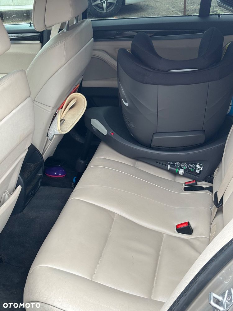 BMW Seria 5 530d Sport-Aut Luxury Line - 7