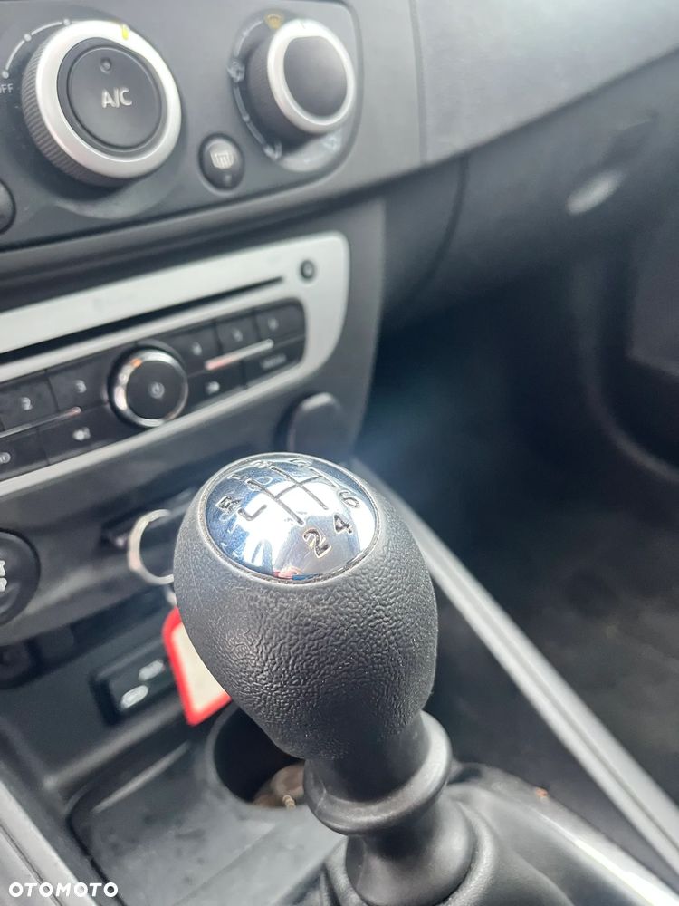 Renault Megane dCi 95 FAP Paris - 11