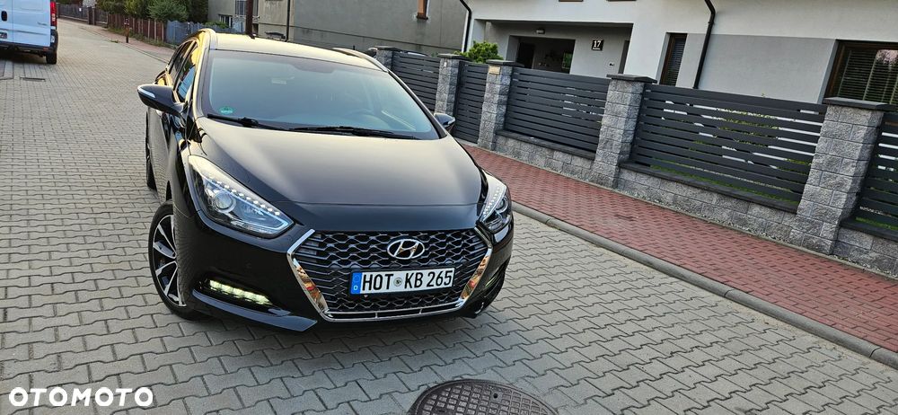 Hyundai i40 Kombi blue 1.6 CRDi Space Plus - 2