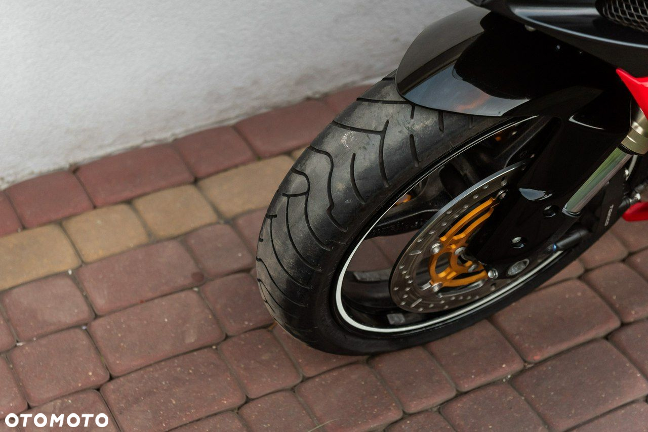 Suzuki GSX-R - 7