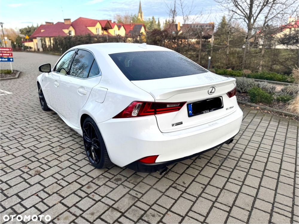 Lexus IS - 16