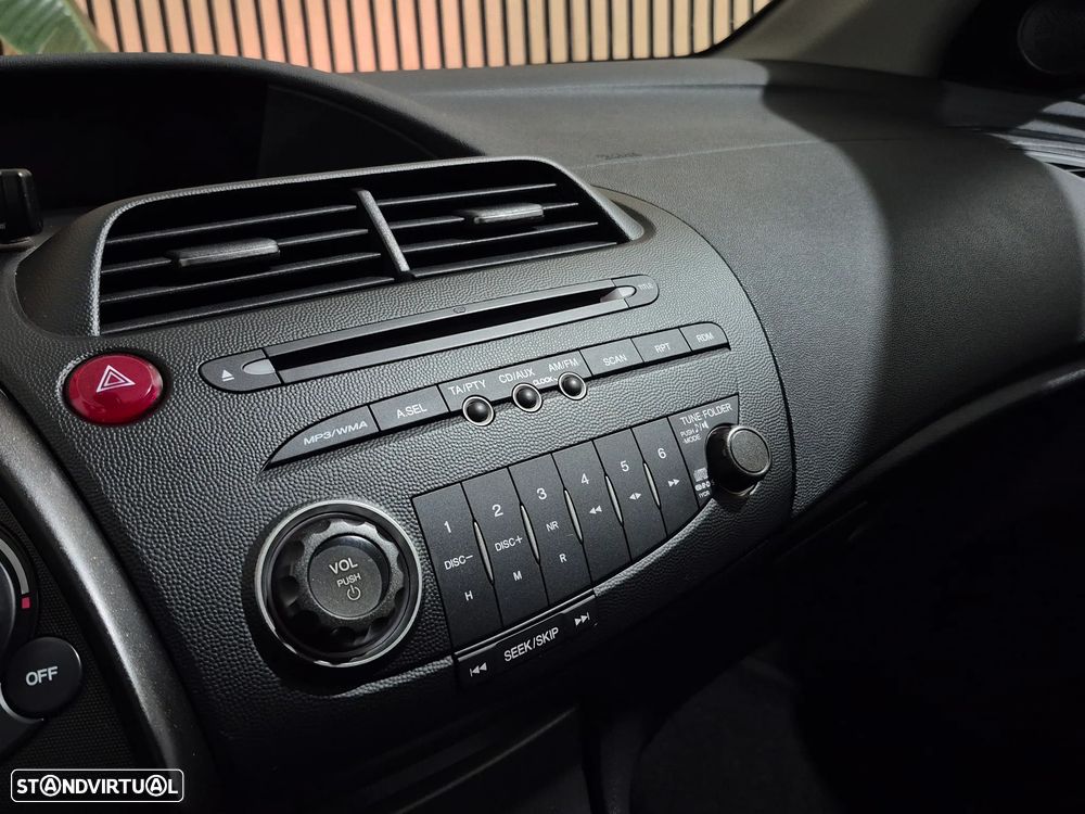 Honda Civic 1.4 i-VTEC Sport Edition - 24