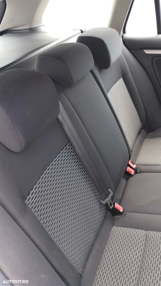 VOLKSWAGEN Golf 2011 — imagine 15