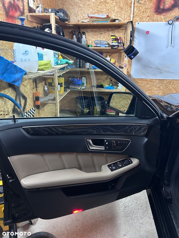 Mercedes-Benz Klasa E 350 4-Matic Classic - 21