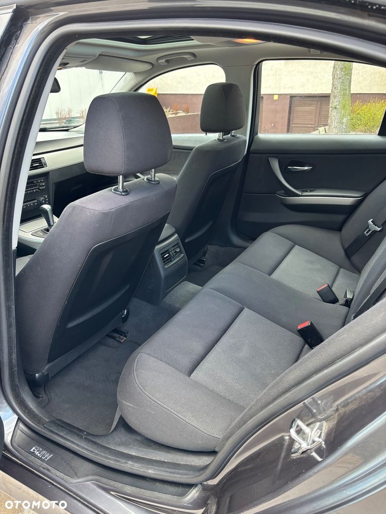 BMW Seria 3 320i - 8