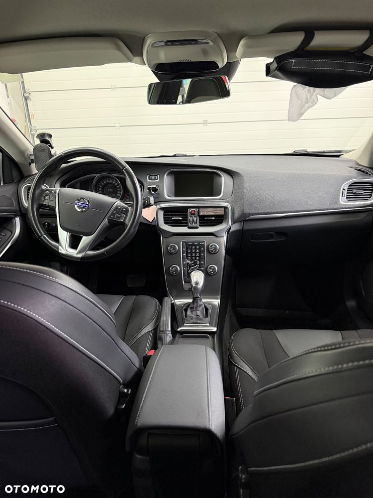 Volvo V40 D3 Momentum - 10
