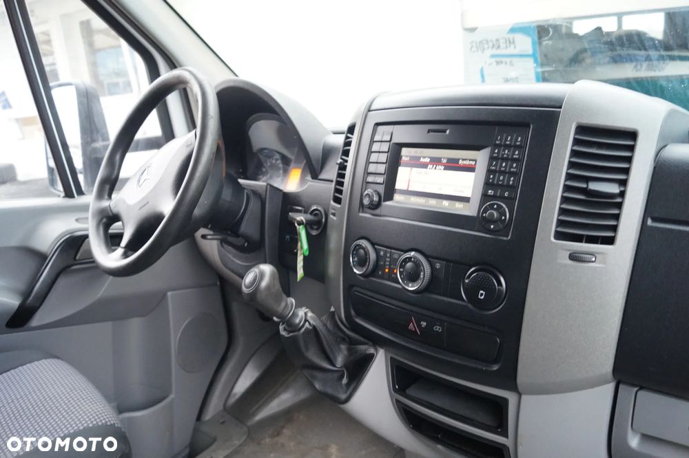 Mercedes-Benz Sprinter - 22