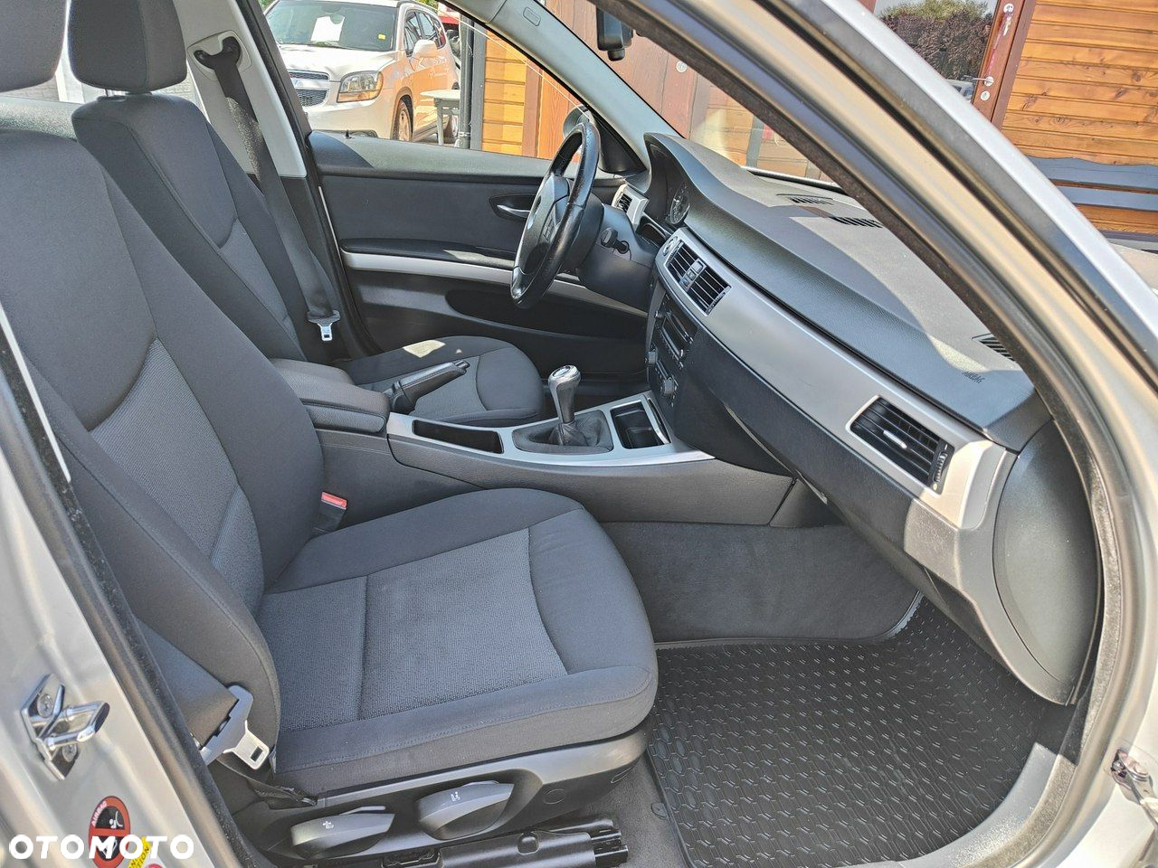 BMW Seria 3 318i - 17