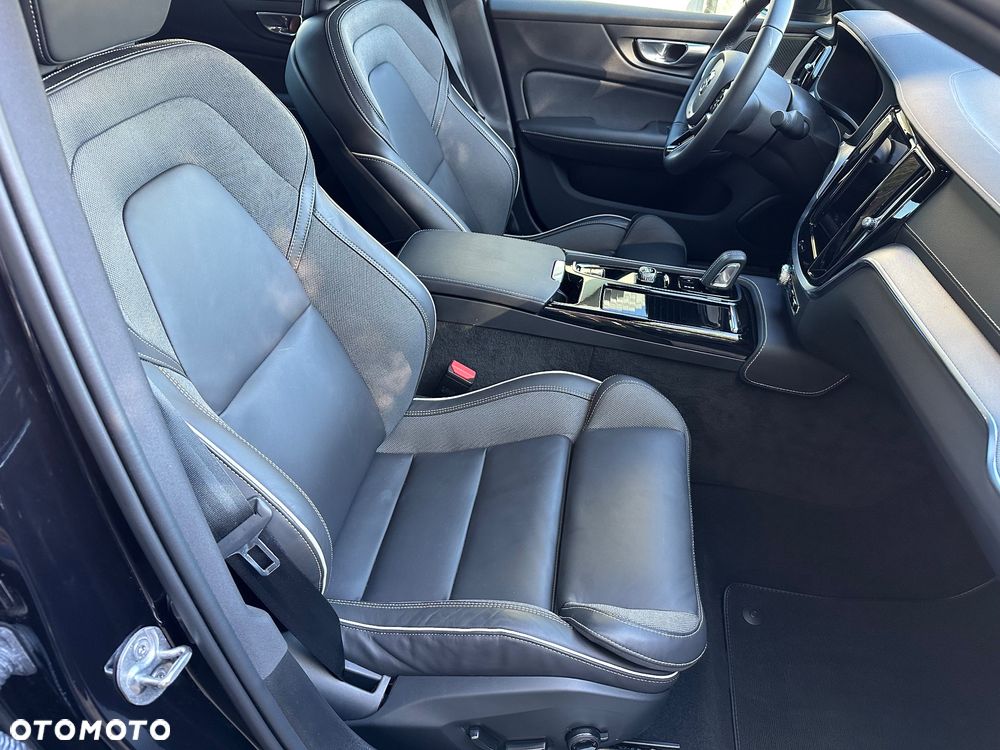 Volvo S60 T8 Recharge AWD Geartronic RDesign - 22