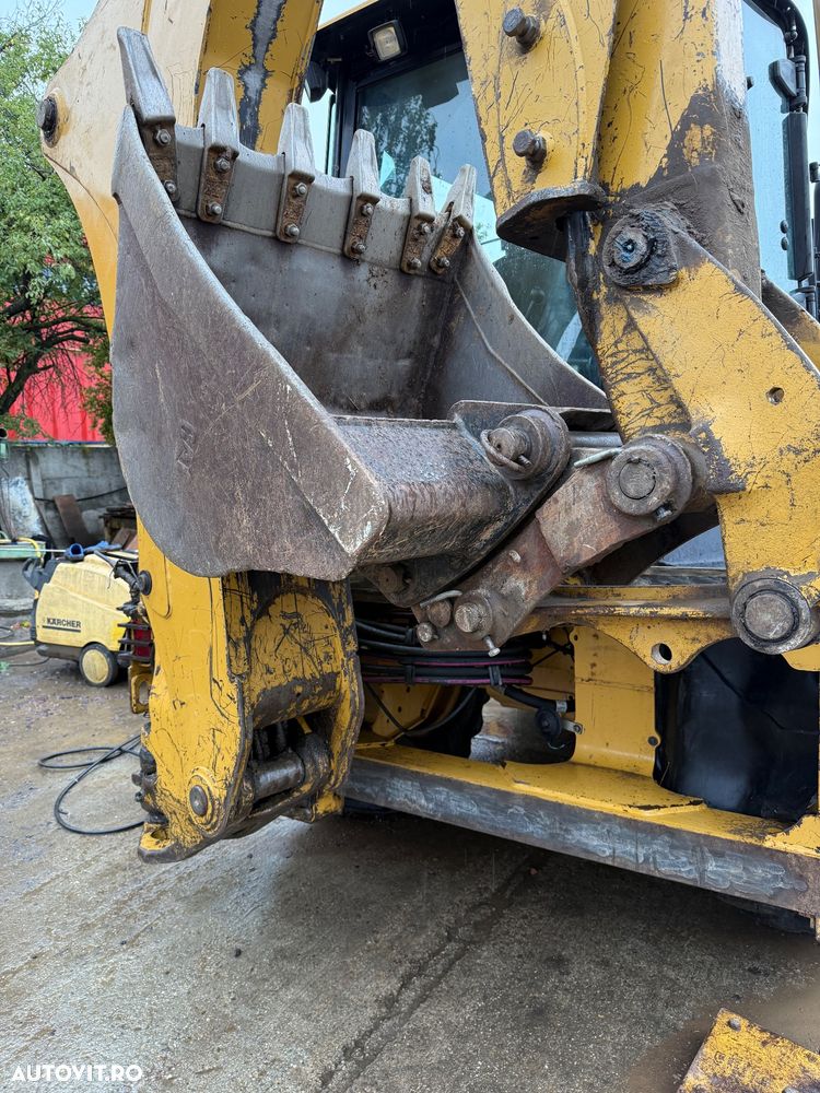 Caterpillar 428F2 - 4