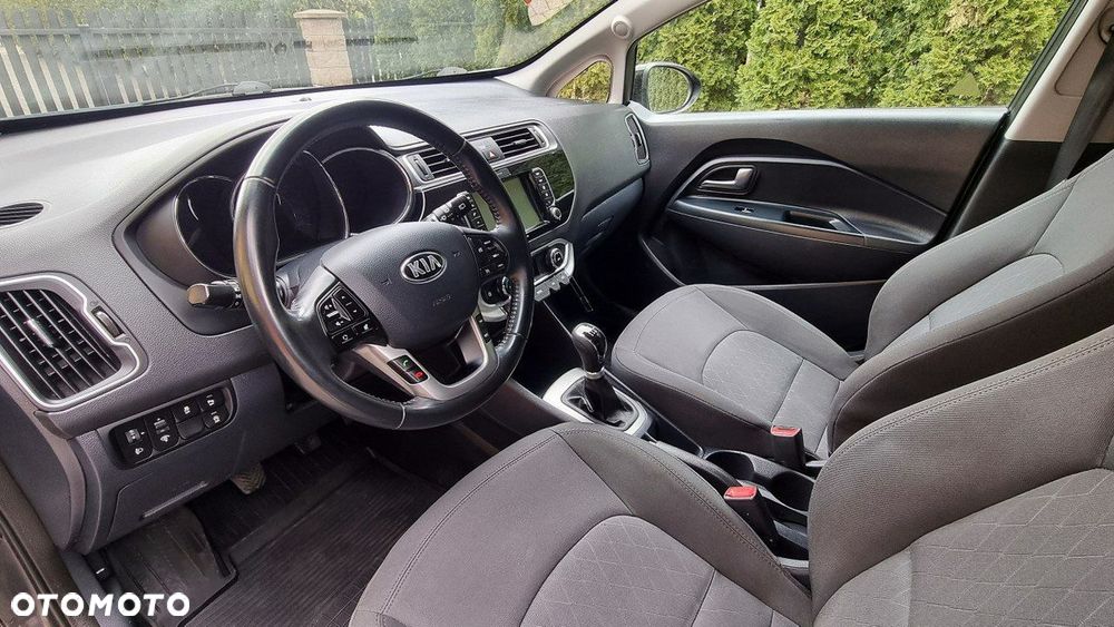 Kia Rio - 11