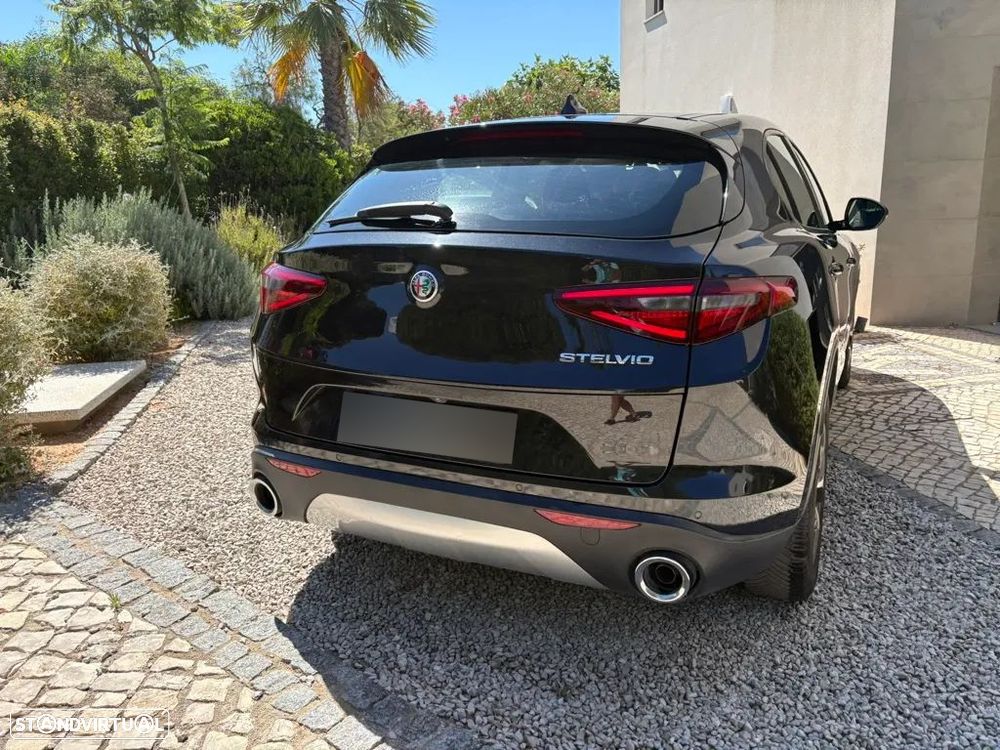 Alfa Romeo Stelvio 2.2 16V AT8 Executive - 4