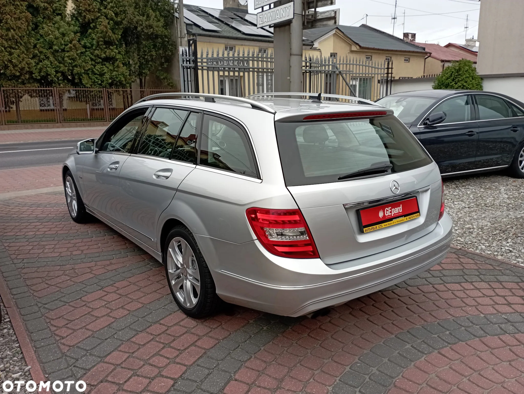 Mercedes-Benz Klasa C 180 CGI BlueEff Avantgarde - 6