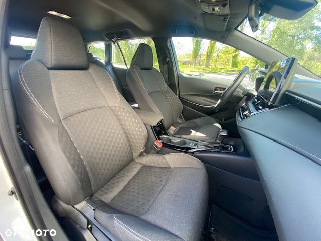 Toyota Corolla 1.8 Hybrid Active - 18