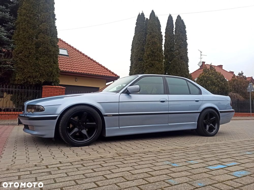 BMW Seria 7 - 8