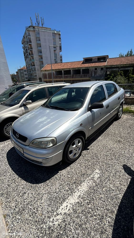 Opel Astra 1.4i 16V Family - 4