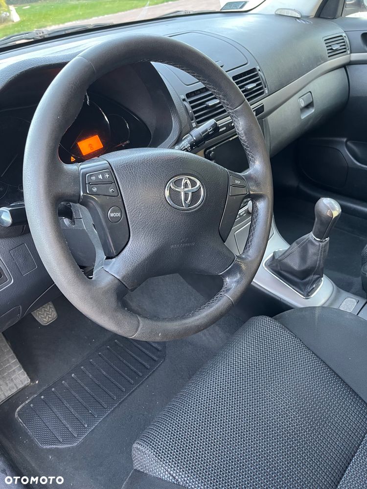 Toyota Avensis - 6