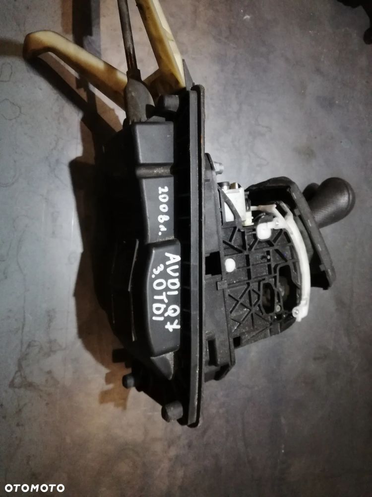 AUDI Q7 4L LEWAREK ZMIANY BIEGÓW AUTOMAT 4L2713041R
