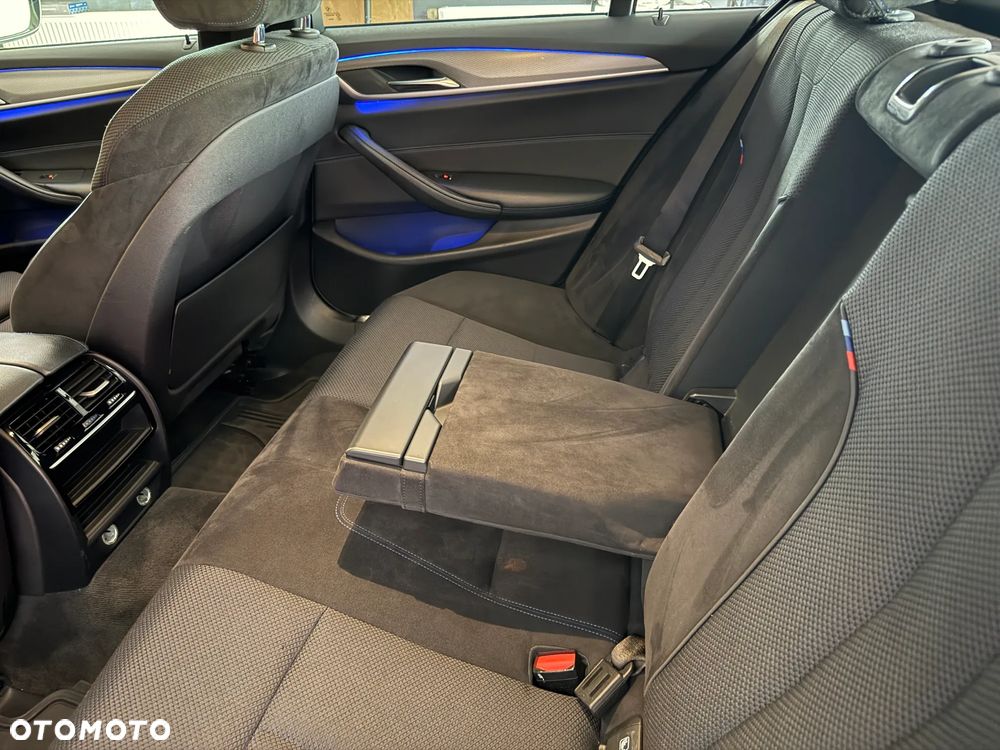 BMW Seria 5 520d xDrive M Sport sport - 23