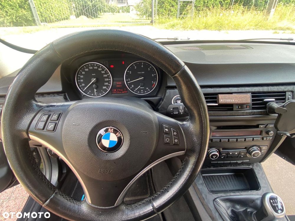 BMW Seria 3 2010 photo 3