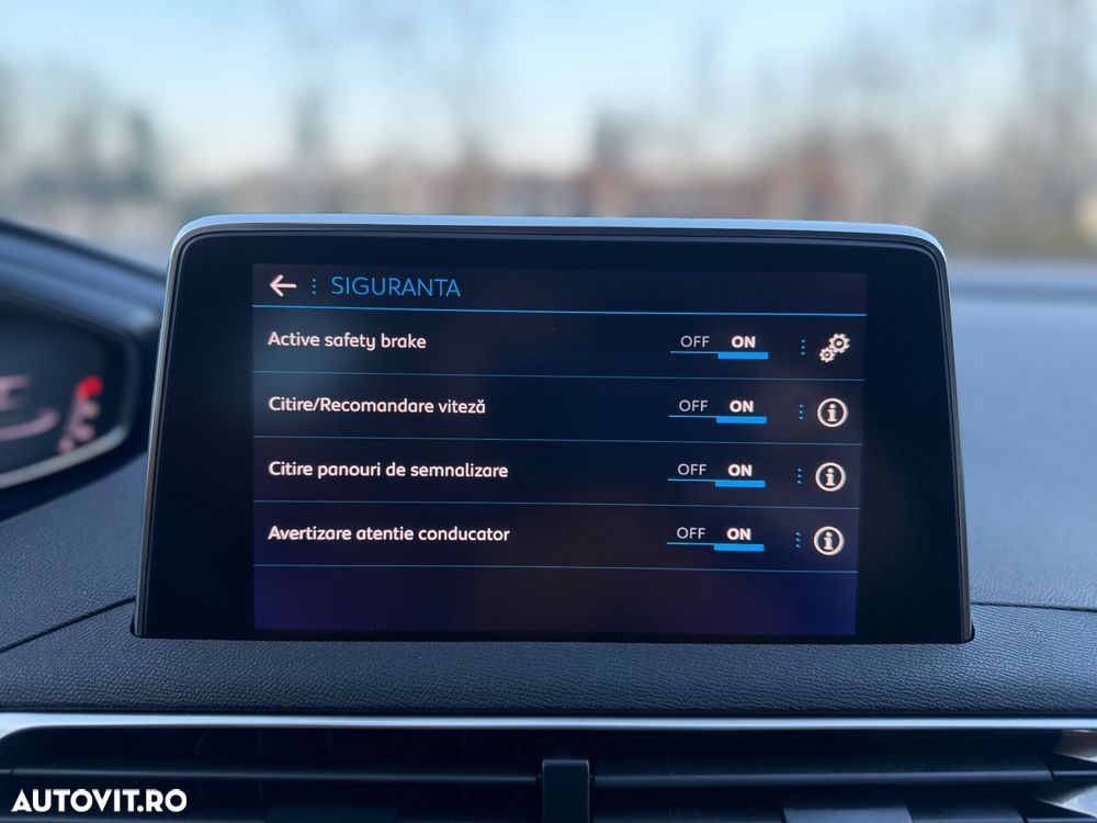 Peugeot 3008 BlueHDi 130 Stop & Start EAT8 Active Business-Paket - 32