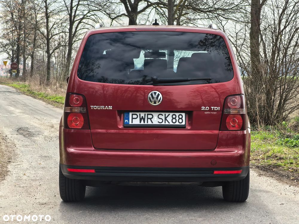 Volkswagen Touran 2.0 TDI DPF United - 4