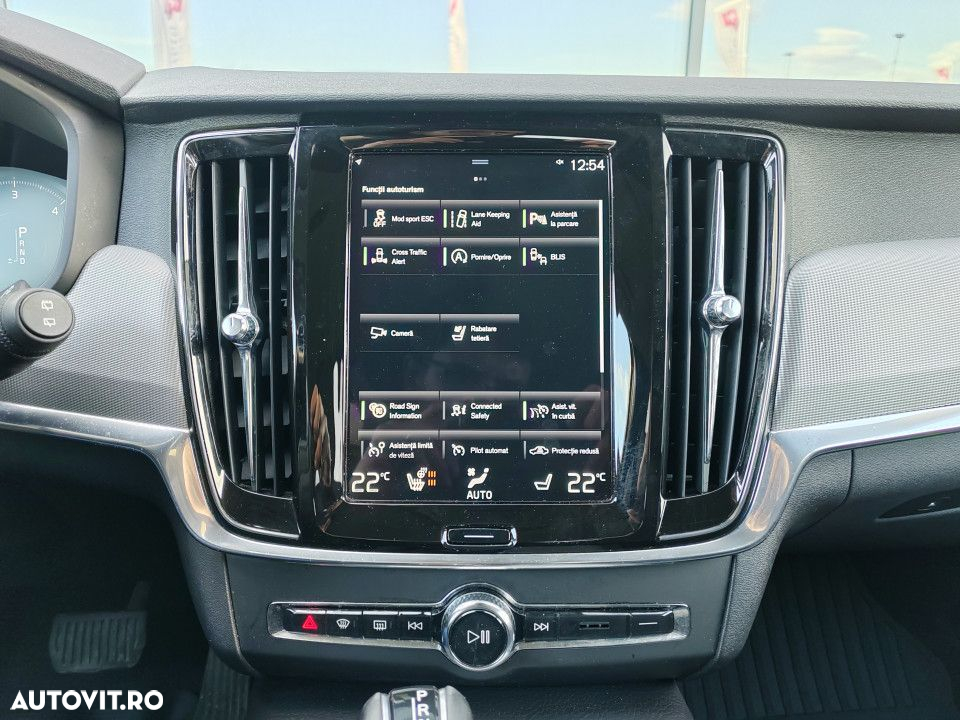 Volvo V90 Cross Country D4 AWD Geartronic - 23