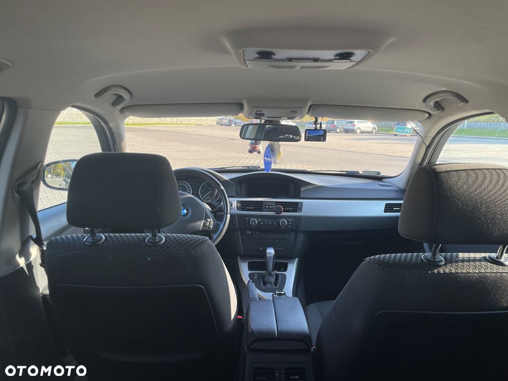 BMW Seria 3 320d xDrive - 11