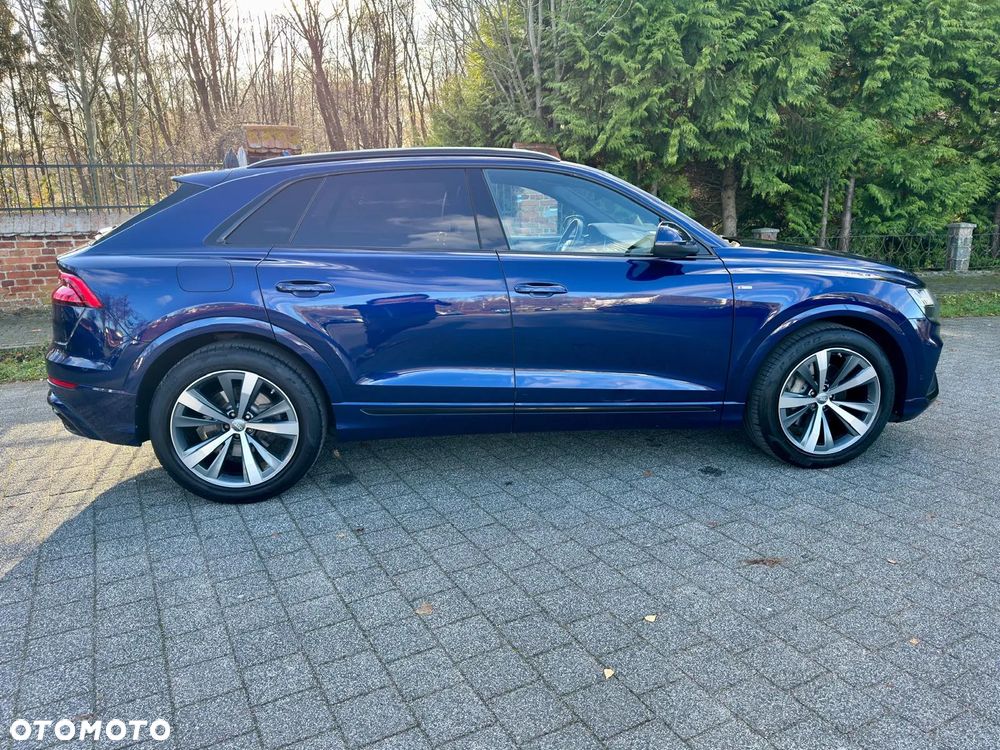 Audi Q8 - 12