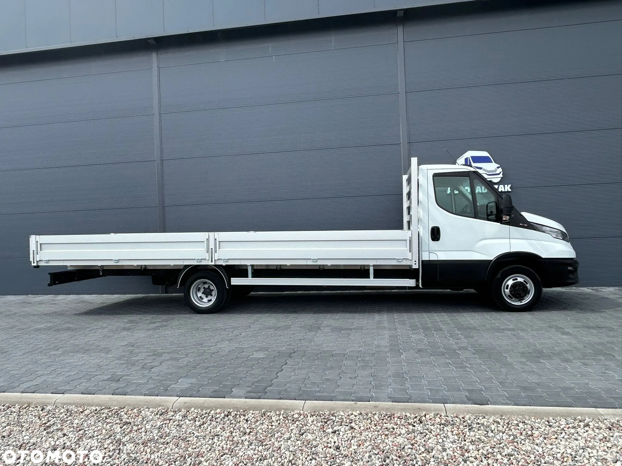 Iveco Daily 50C18 35C18 3.0 HPI Skrzynia 6,2m **KLIMA**NAVI**NA BLIŹNIAKACH**Wzmocniony**Niski przebieg** - 5