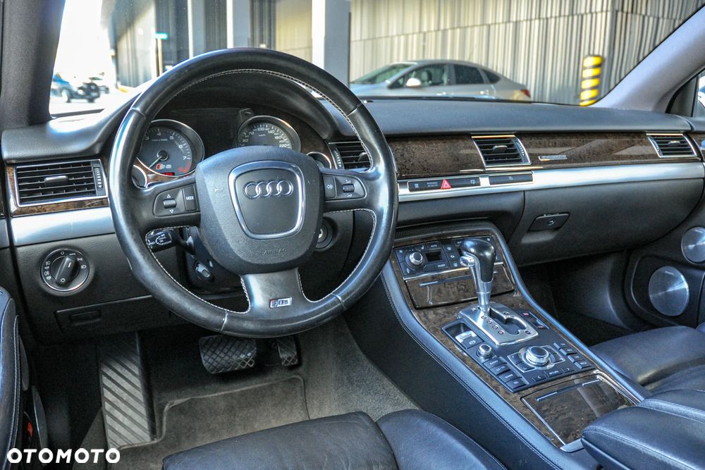 Audi S8 - 9