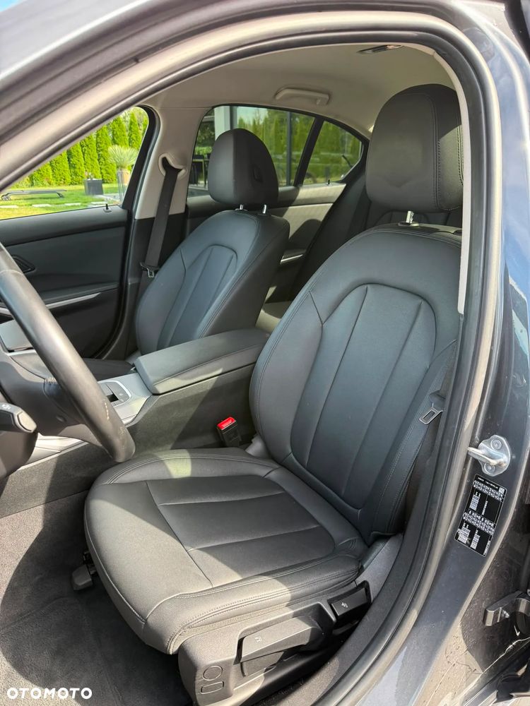 BMW Seria 3 318d Edition M Sport Shadow - 14