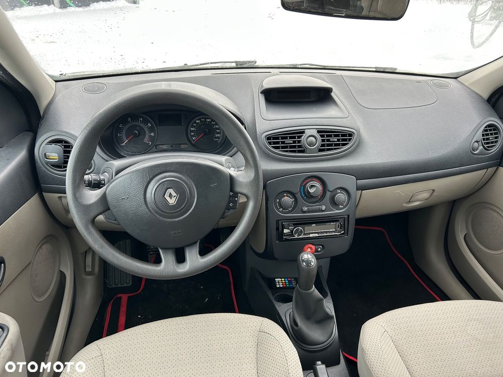 Renault Clio - 8
