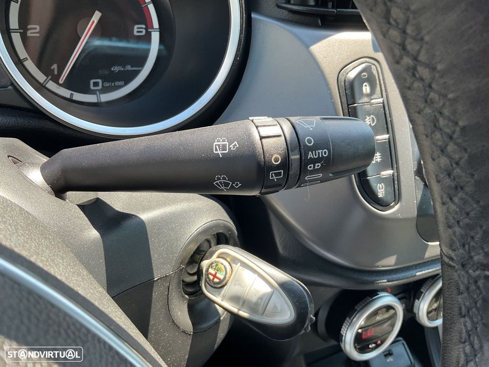 Alfa Romeo Giulietta 1.6 JTDM Exclusive - 24