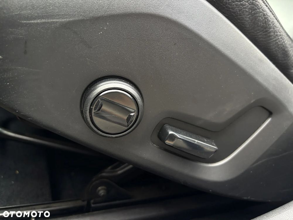 Volvo V90 D3 Geartronic Momentum Pro - 33