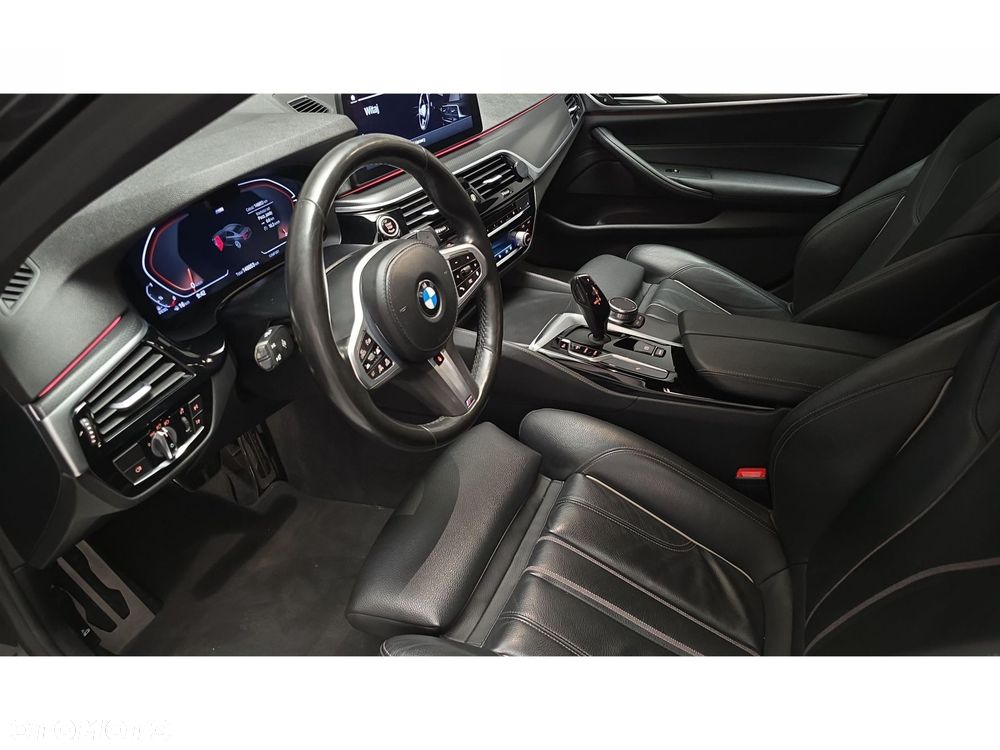 BMW Seria 5 530d xDrive mHEV M Sport sport - 16