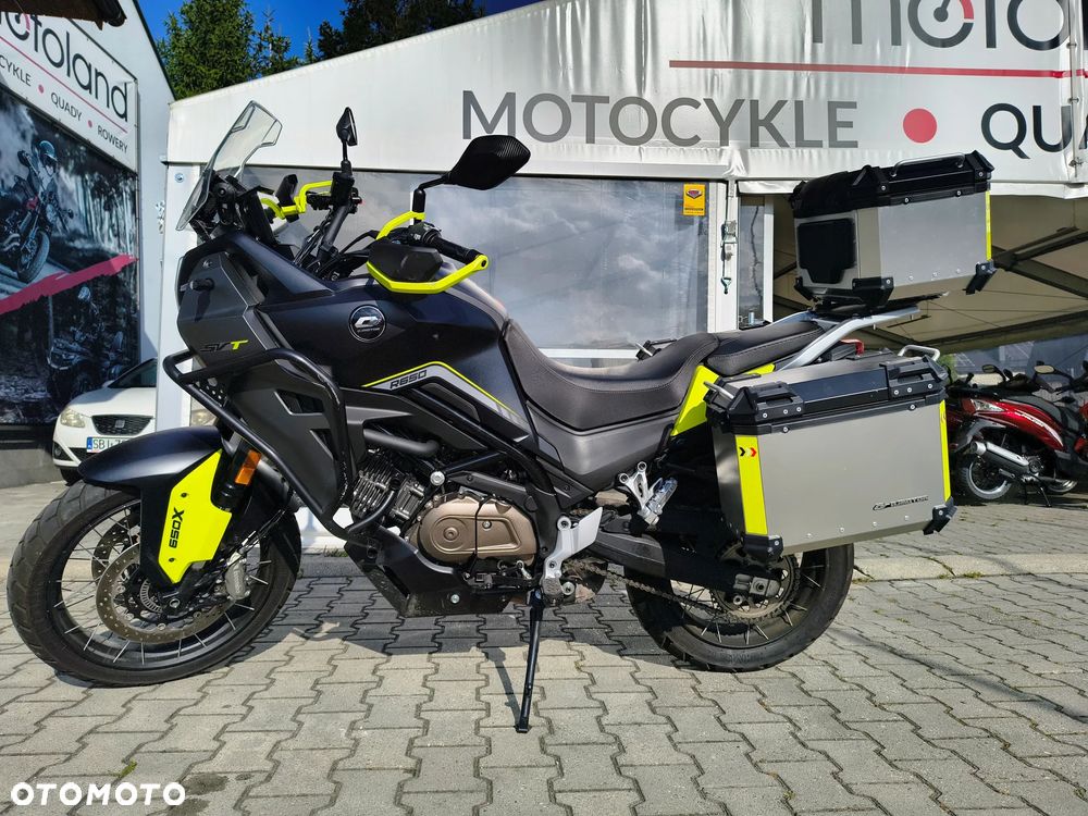 QJMOTOR SVT 650X - 1