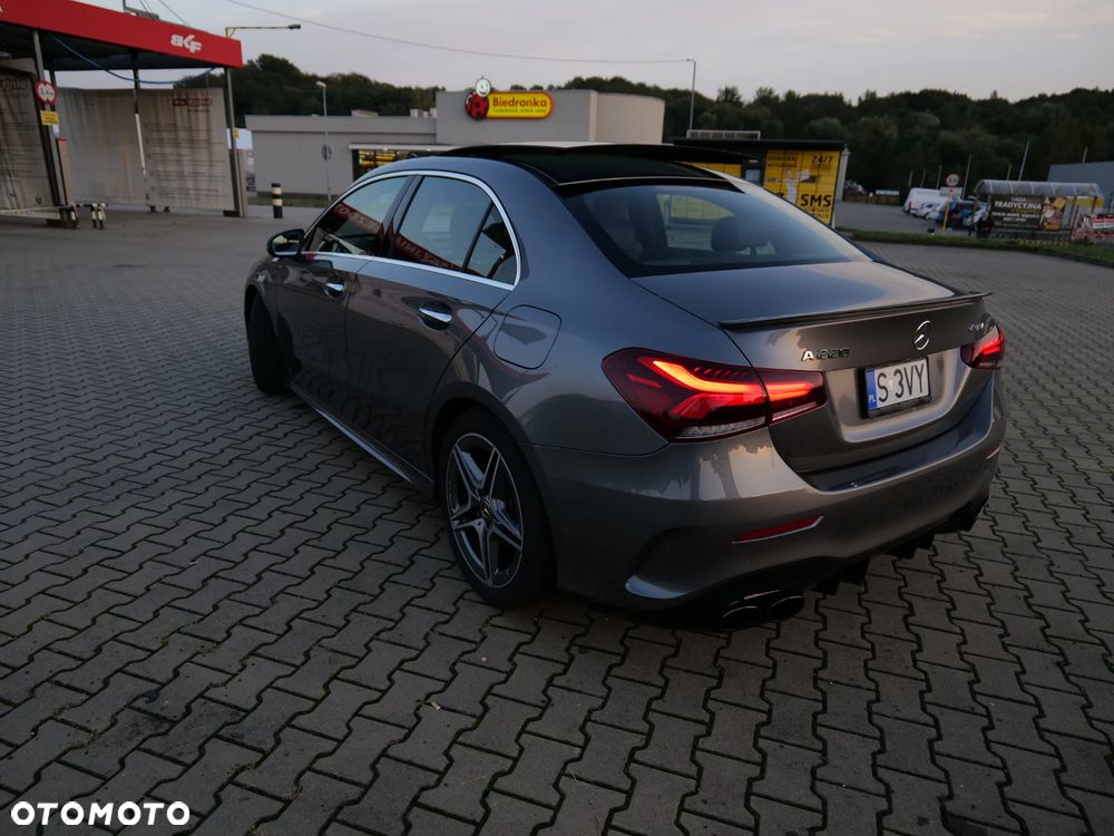 Mercedes-Benz Klasa A 220 4-Matic AMG Line 7G-DCT - 2