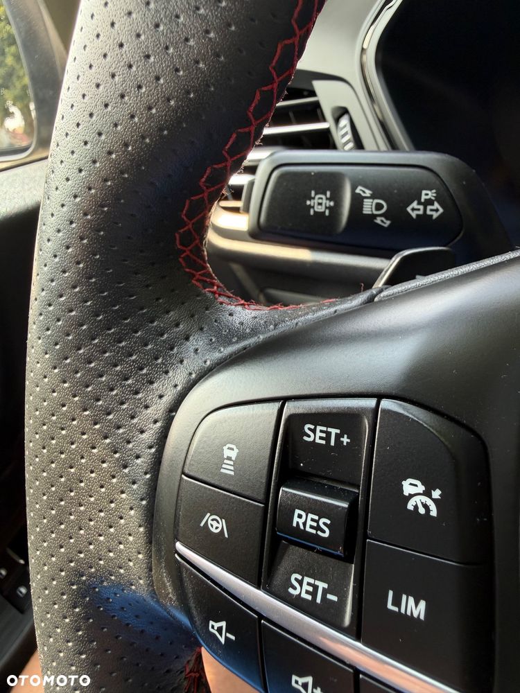 Ford Kuga 2.0 EcoBlue 4x4 ST-LINE X - 37