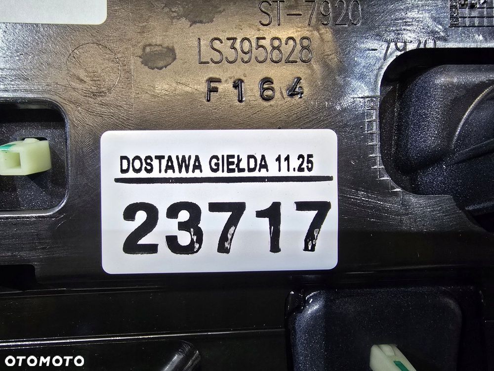 listwa blenda kamera klapy tył alfa romeo stelvio 156117304 - 9