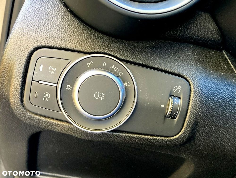 Alfa Romeo Giulia 2.0 Turbo 16V AT8 Executive - 28