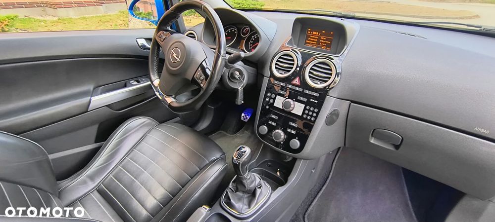 Opel Corsa 1.6 Turbo OPC - 12