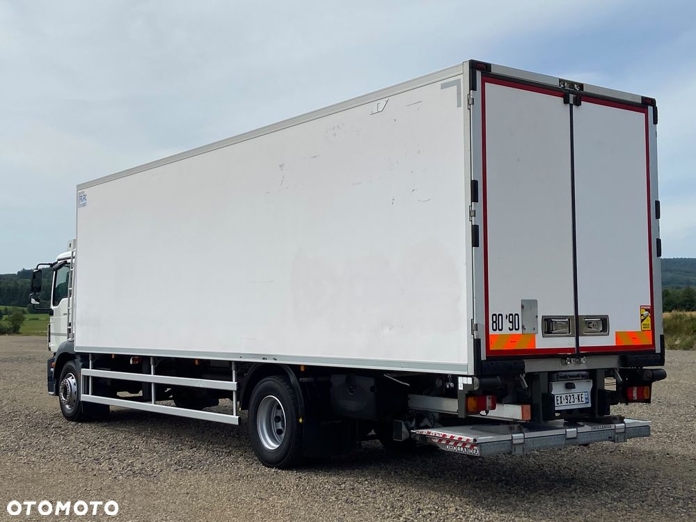 MAN TGM 18.290 | 2018 | Chłodnia 8,8 m | Carrier Supra 1150 Multitemp Silent | Automat | Winda | Drzwi boczne | 329 tys. km - 8