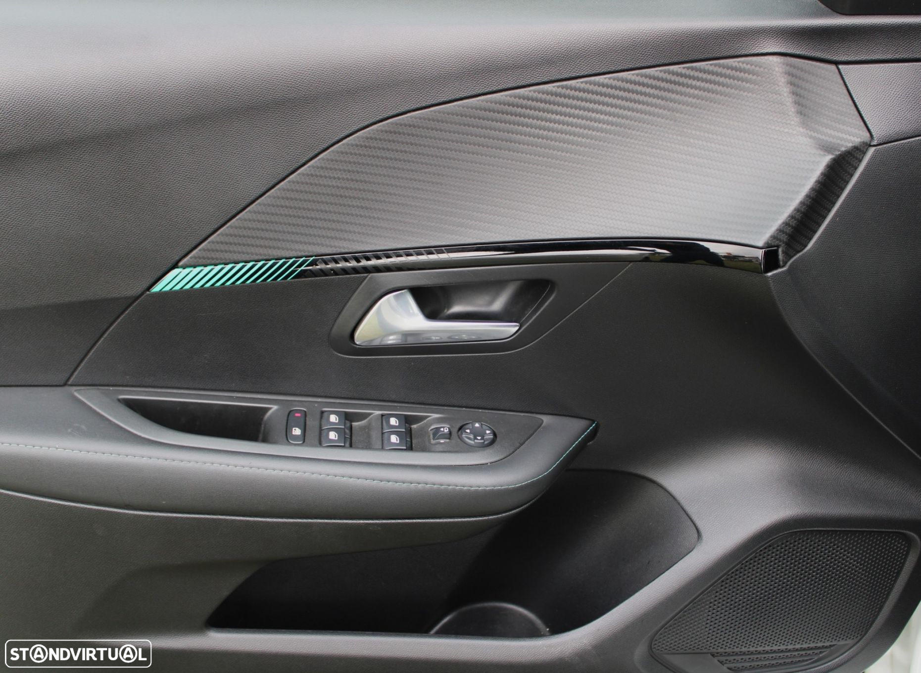 Peugeot 208 1.2 PureTech Allure EAT8 - 16