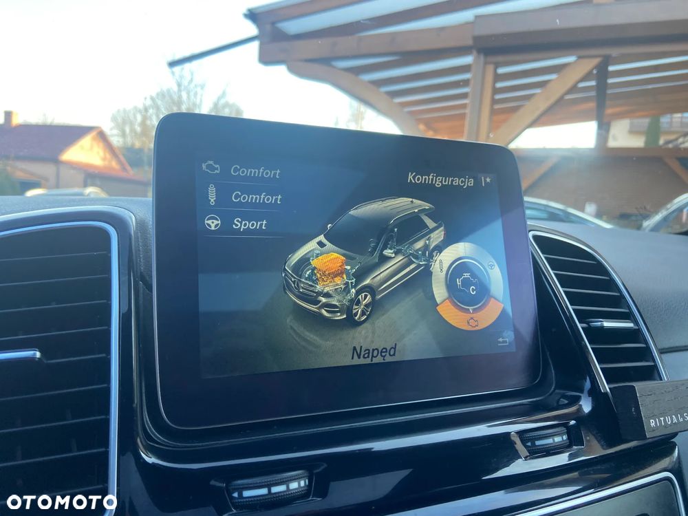 Mercedes-Benz GLE 350 d 4Matic 9G-TRONIC AMG Line - 28