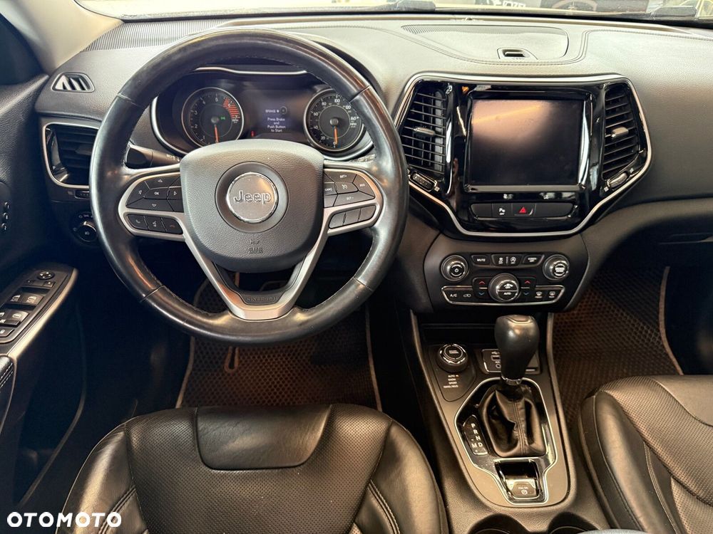 Jeep Cherokee - 18