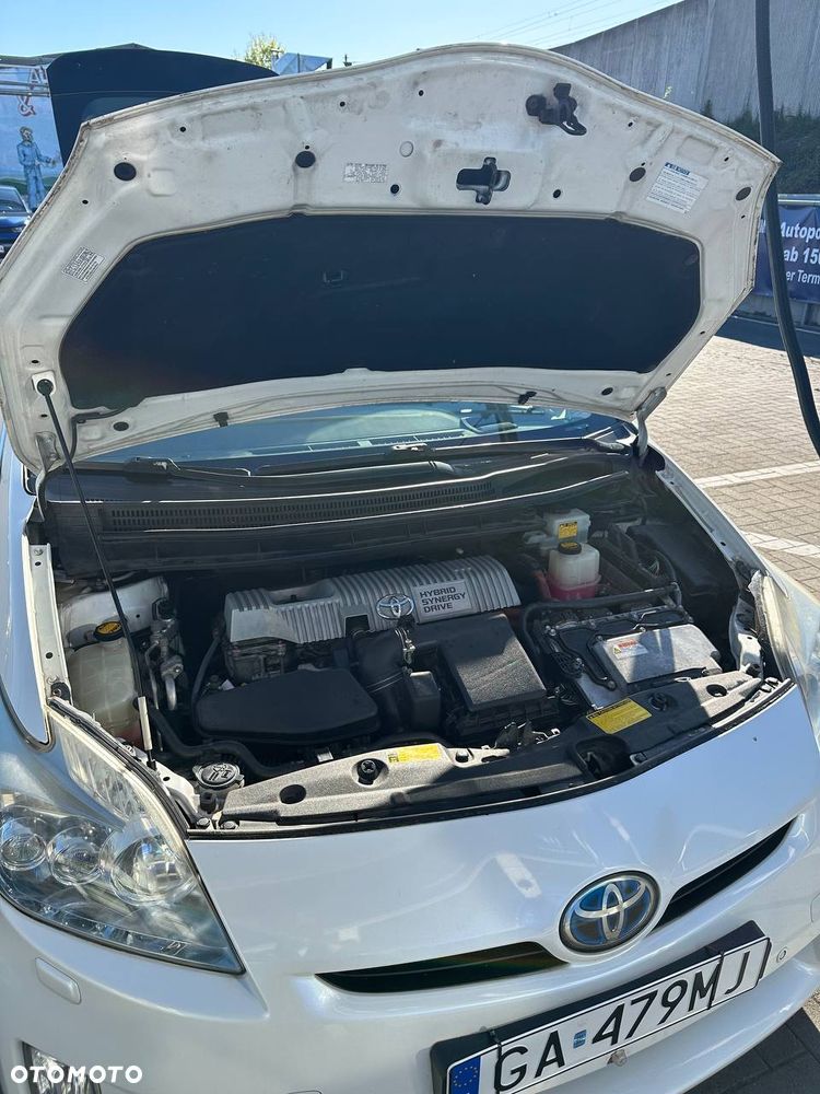 Toyota Prius 1.8 HSD Premium - 9